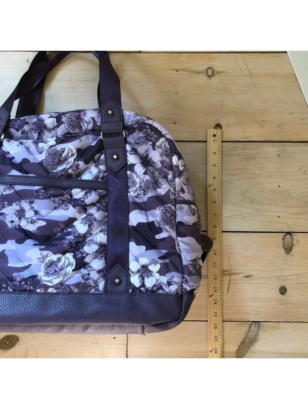 Cynthia Rowley EUC Women's Large Quilted Purple Floral Camo Weekender Bag